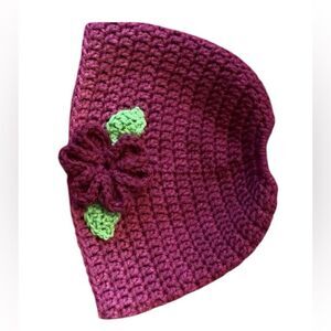 NWT Angela’s Designs hand crocheted ponytail hat
beautiful variegated raspberry